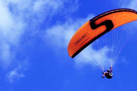 PARAGLIDING IN MANALI