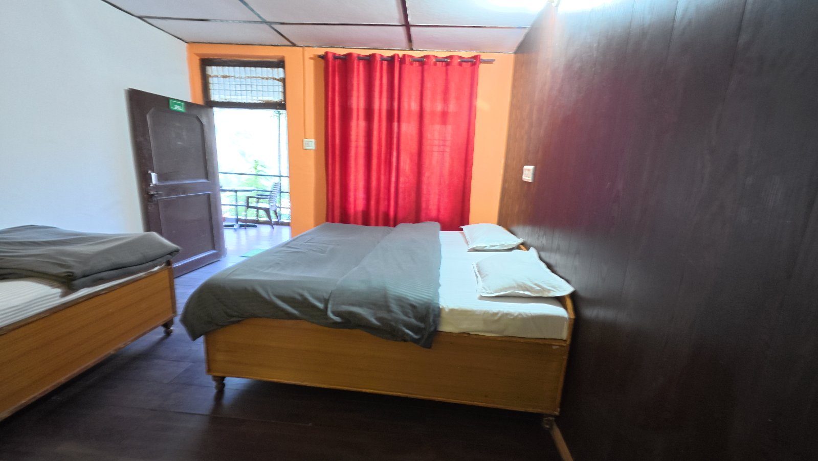 Private Room with Mountain View